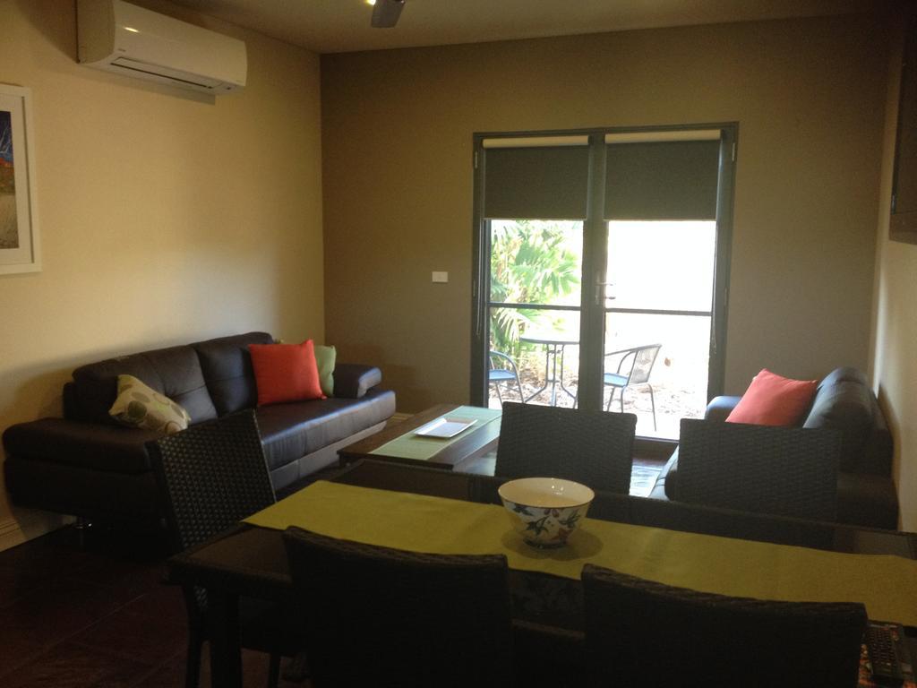 Breezes Apartments บรูม ภายนอก รูปภาพ